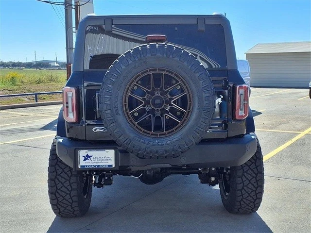 2025 Ford Bronco 6th Gen - Image 8 of 11