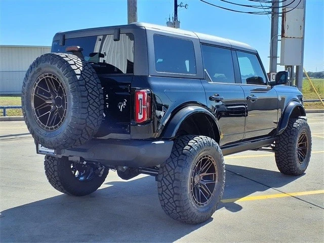 2025 Ford Bronco 6th Gen - Image 2 of 11