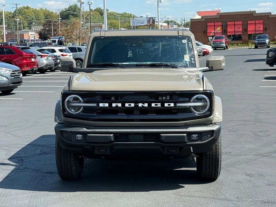 2025 Ford Bronco 6th Gen - Image 10 of 12