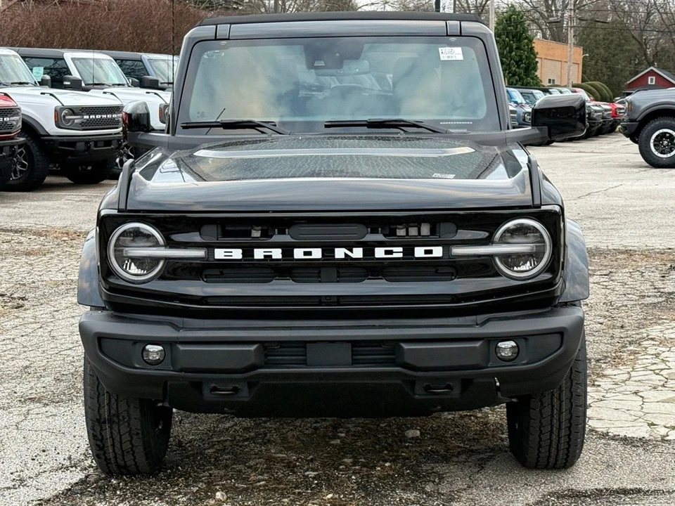 2025 Ford Bronco 6th Gen - Image 10 of 12