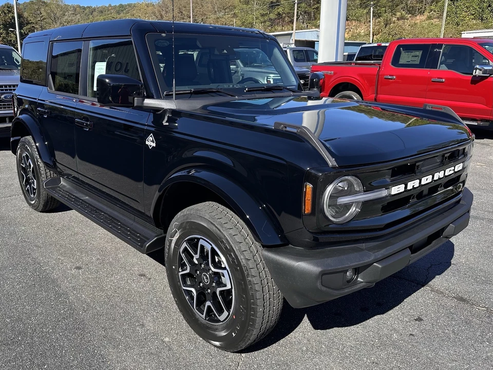 2025 Ford Bronco 6th Gen - Image 4 of 21