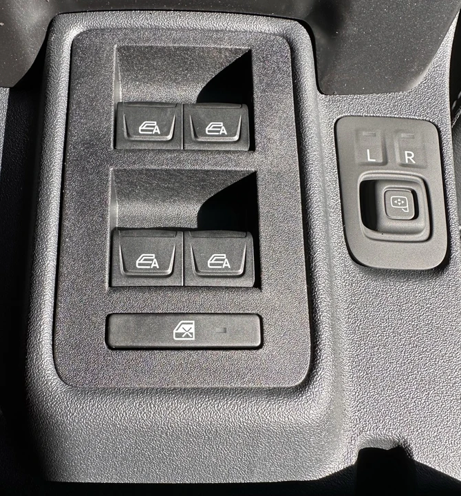 2025 Ford Bronco 6th Gen - Image 19 of 21