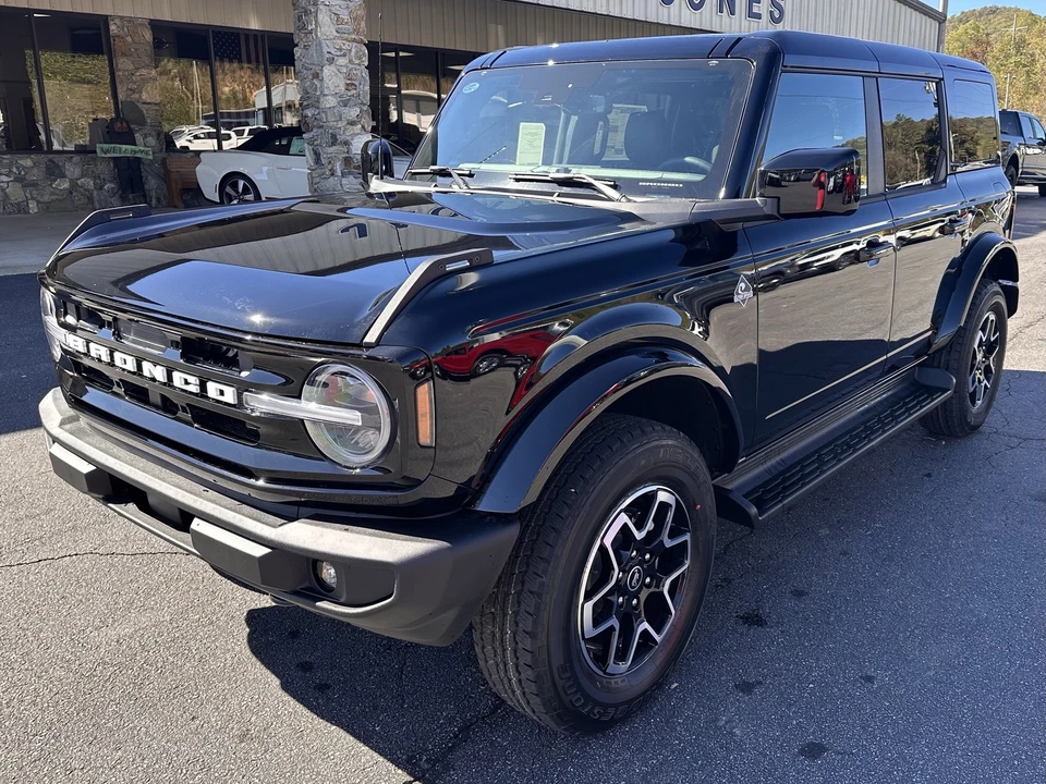 2025 Ford Bronco 6th Gen - Image 2 of 21
