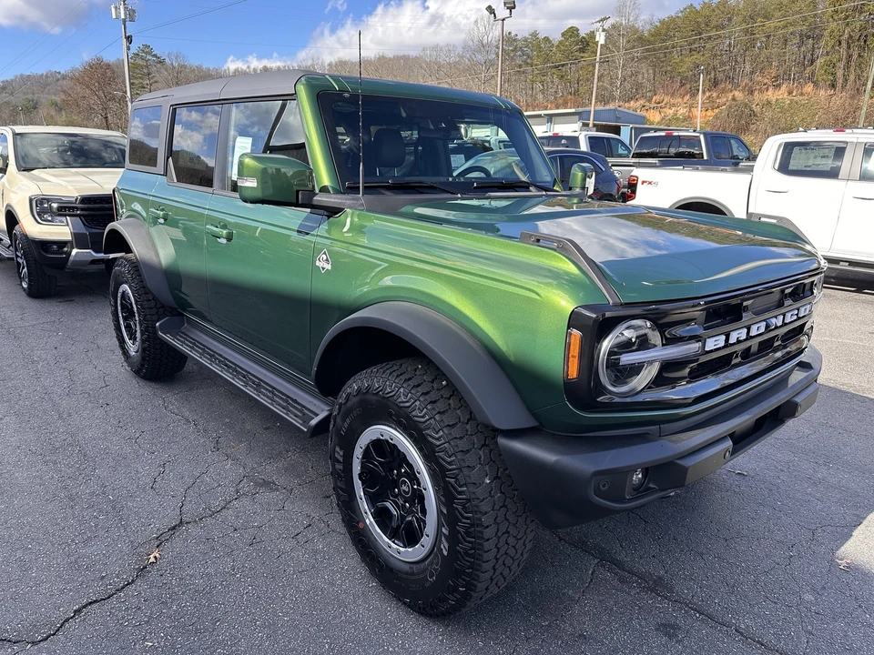 2025 Ford Bronco 6th Gen - Image 4 of 21
