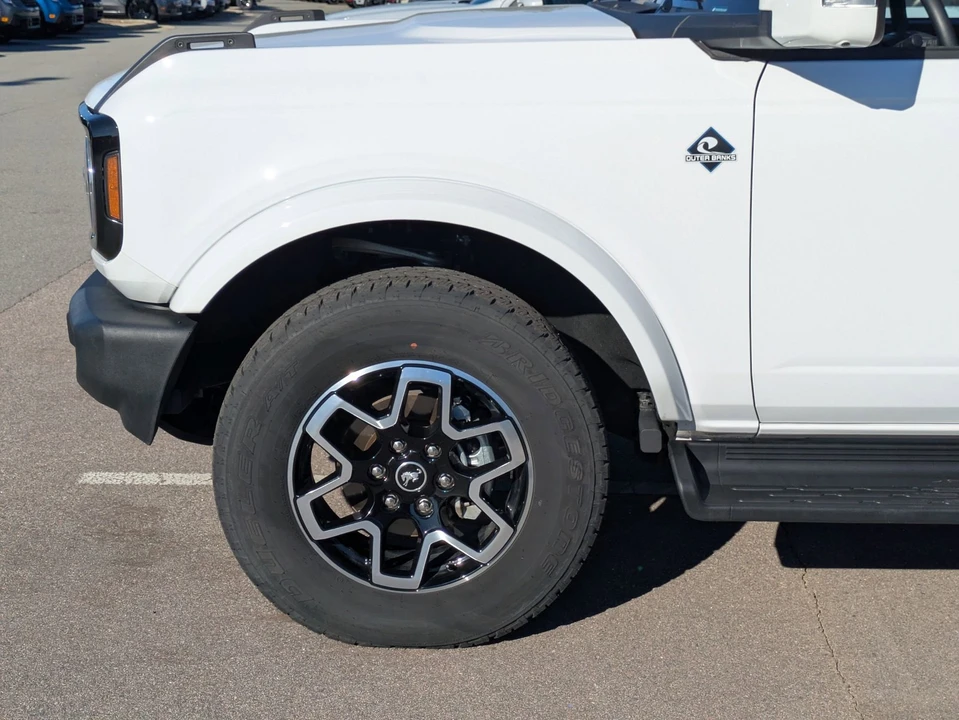 2025 Ford Bronco 6th Gen - Image 11 of 12