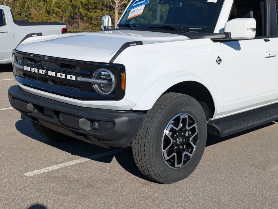 2025 Ford Bronco 6th Gen - Image 10 of 12