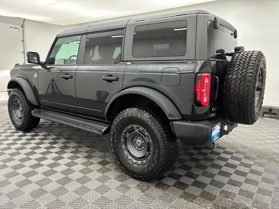 2025 Ford Bronco 6th Gen - Image 9 of 12