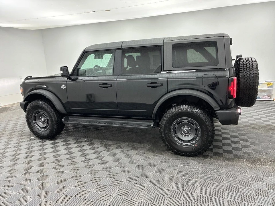 2025 Ford Bronco 6th Gen - Image 10 of 12