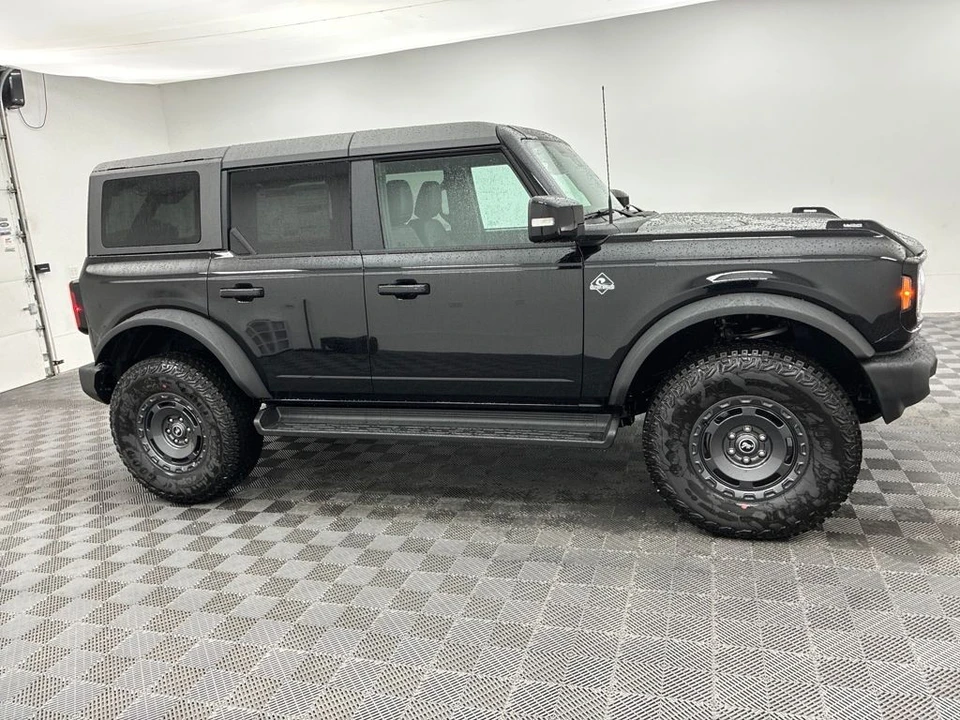2025 Ford Bronco 6th Gen - Image 4 of 12