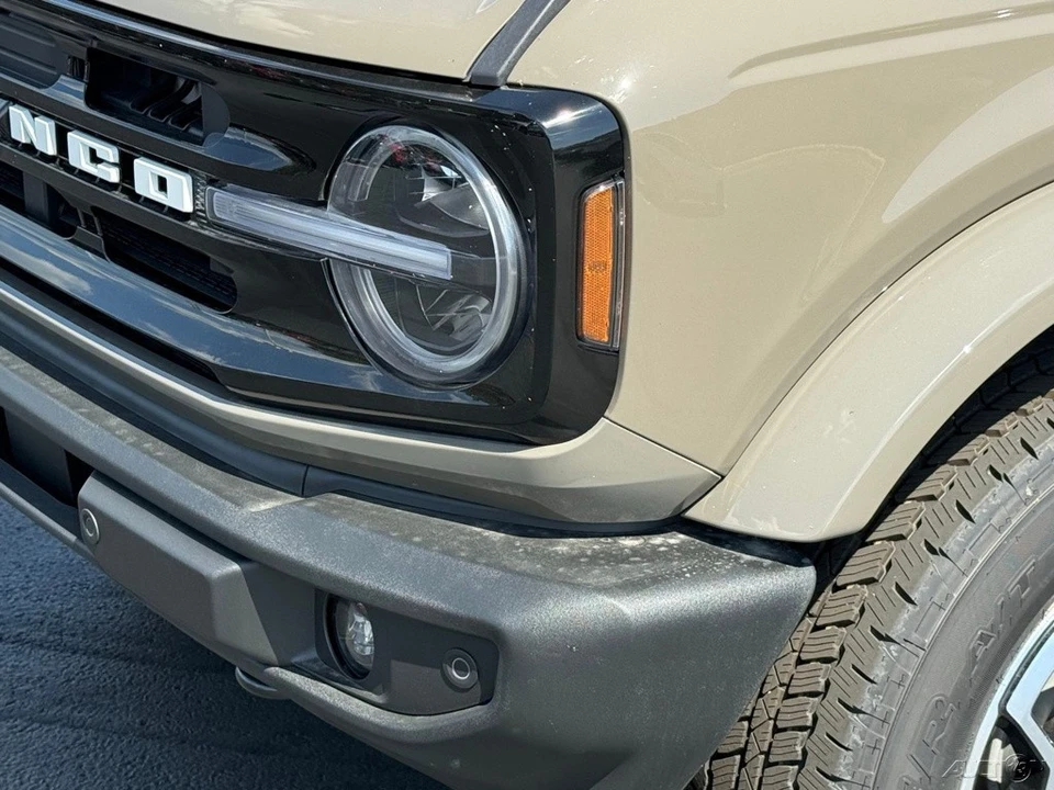 2025 Ford Bronco 6th Gen - Image 11 of 12