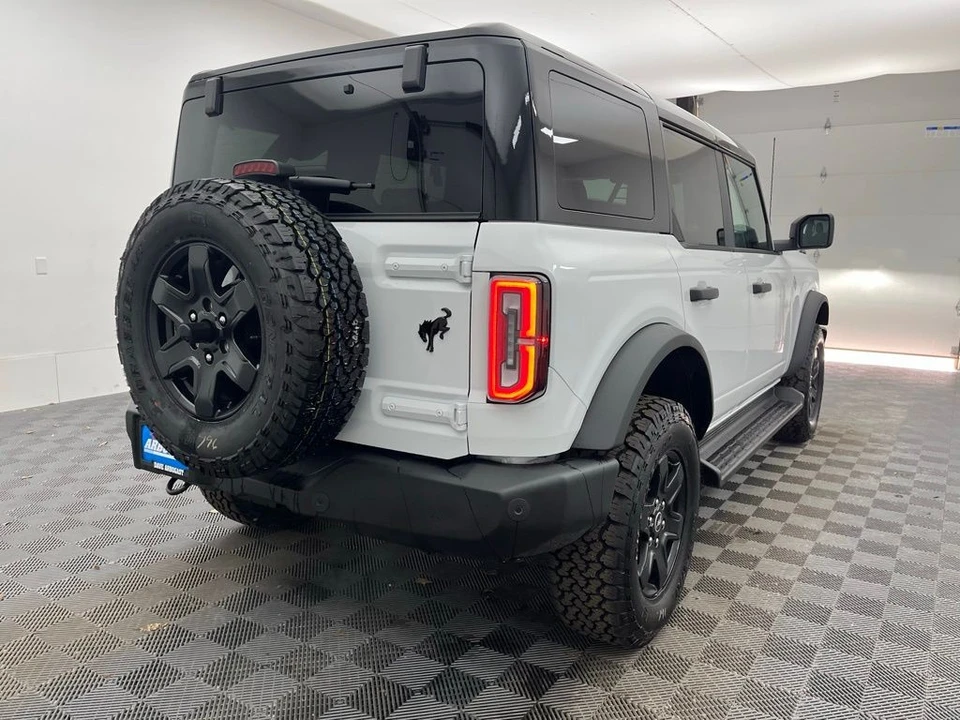 2025 Ford Bronco 6th Gen - Image 8 of 12