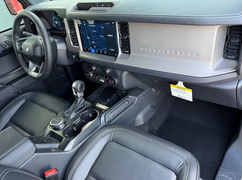 2025 Ford Bronco 6th Gen - Image 19 of 21