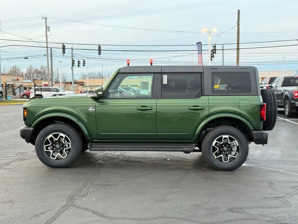 2025 Ford Bronco 6th Gen - Image 2 of 21