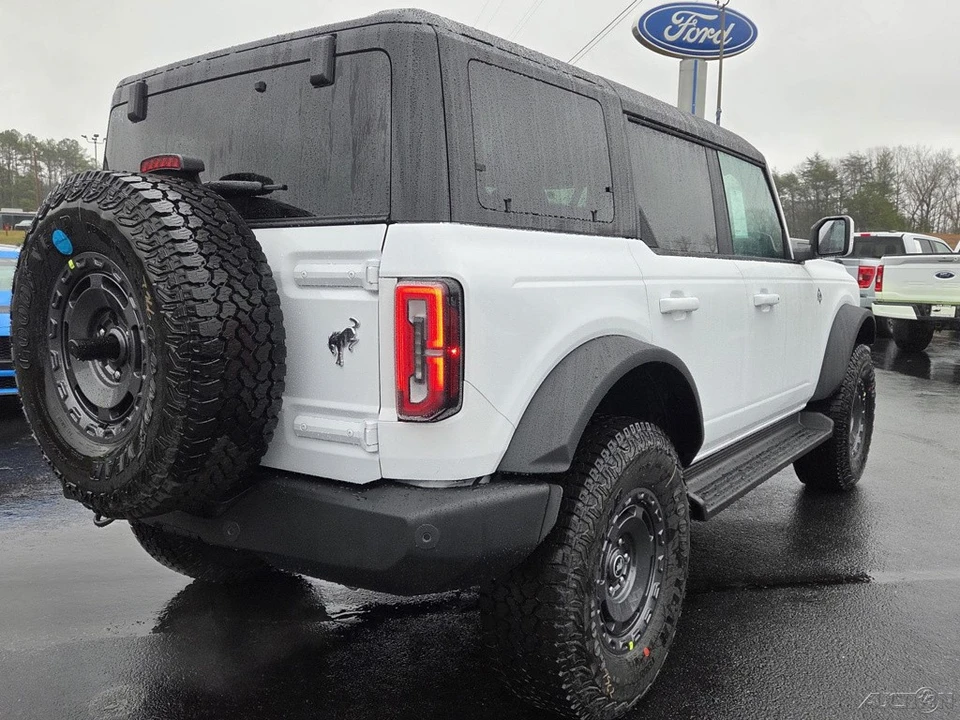 2025 Ford Bronco 6th Gen - Image 3 of 21