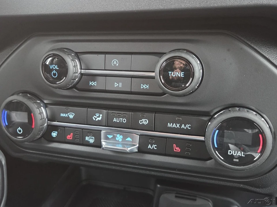 2025 Ford Bronco 6th Gen - Image 8 of 21