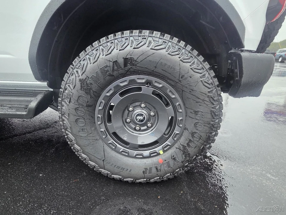 2025 Ford Bronco 6th Gen - Image 5 of 21