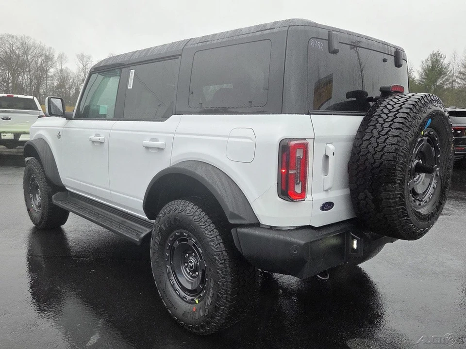 2025 Ford Bronco 6th Gen - Image 18 of 21