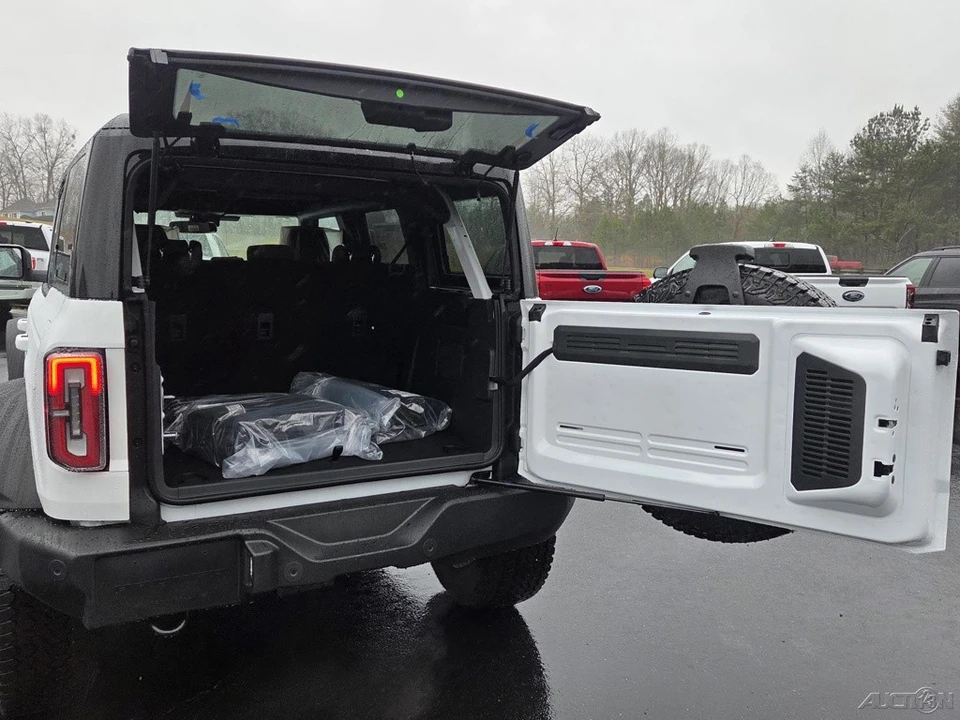 2025 Ford Bronco 6th Gen - Image 10 of 21
