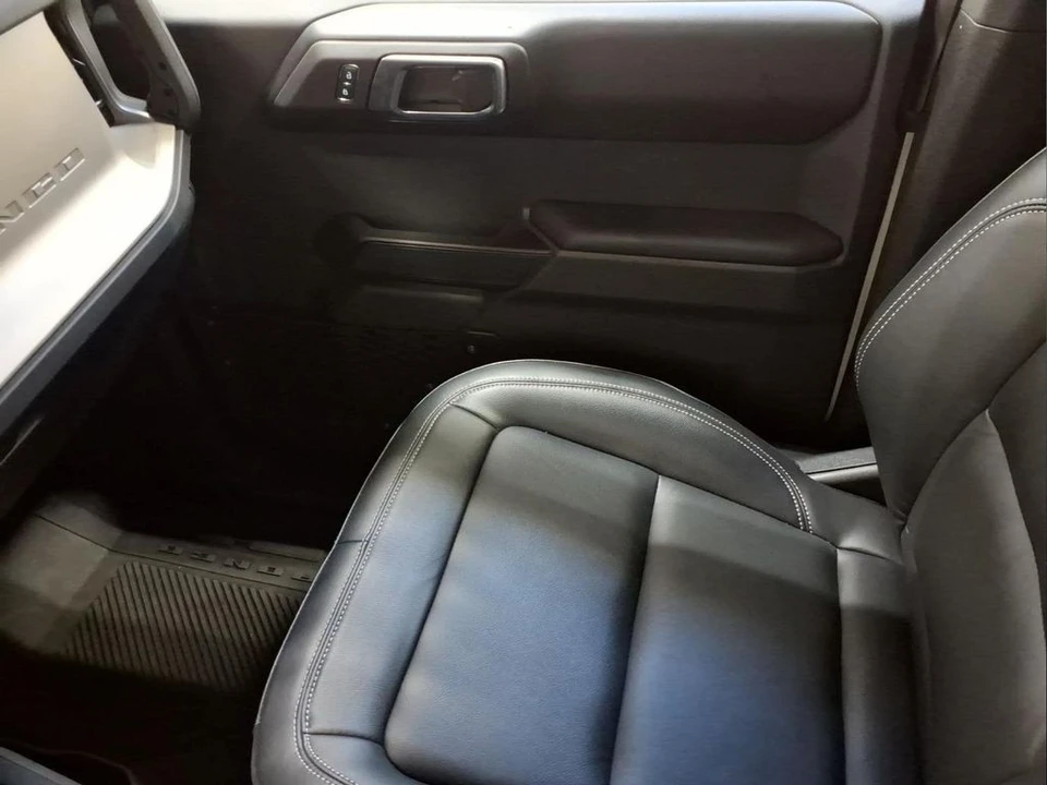 2025 Ford Bronco 6th Gen - Image 20 of 23