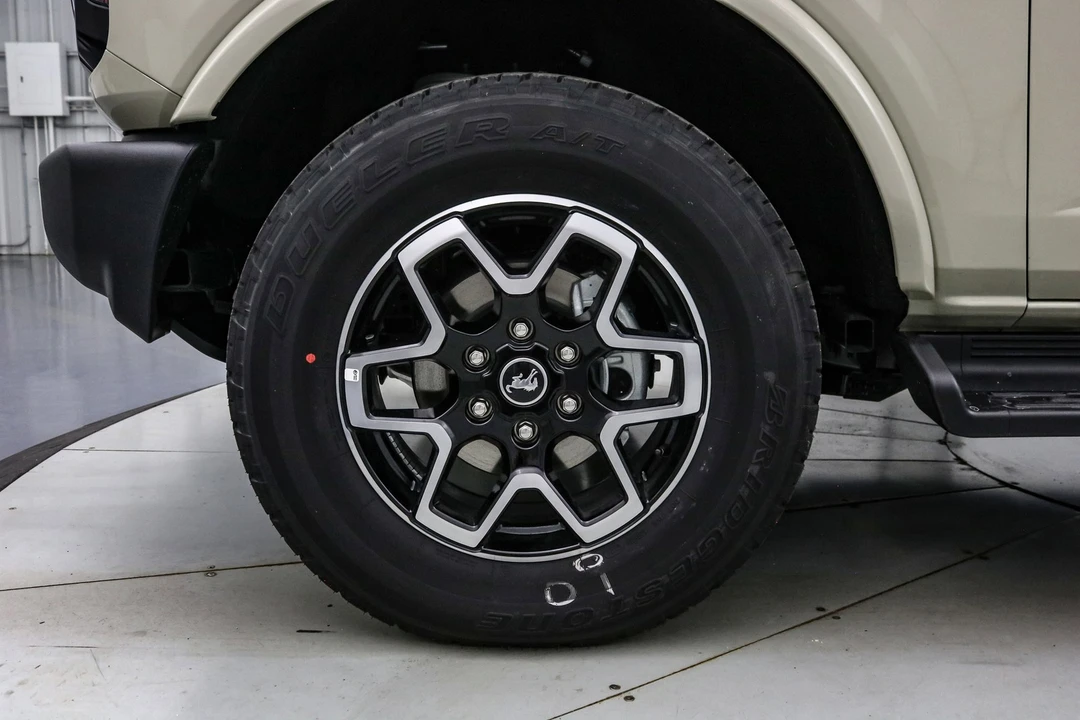 2025 Ford Bronco 6th Gen - Image 11 of 21