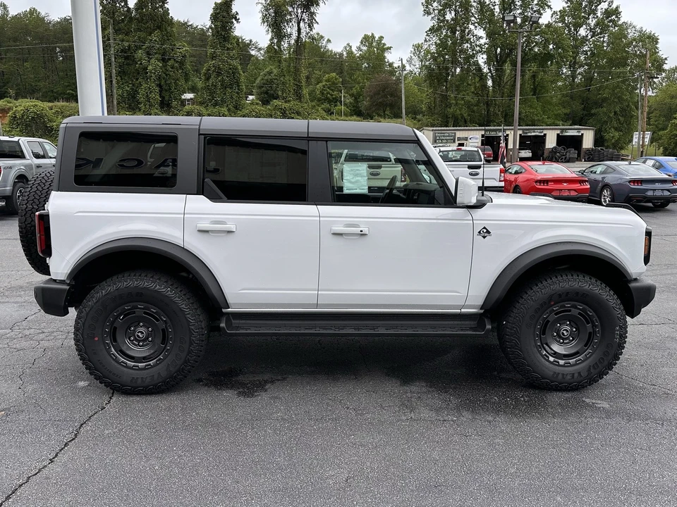 2025 Ford Bronco 6th Gen - Image 5 of 21