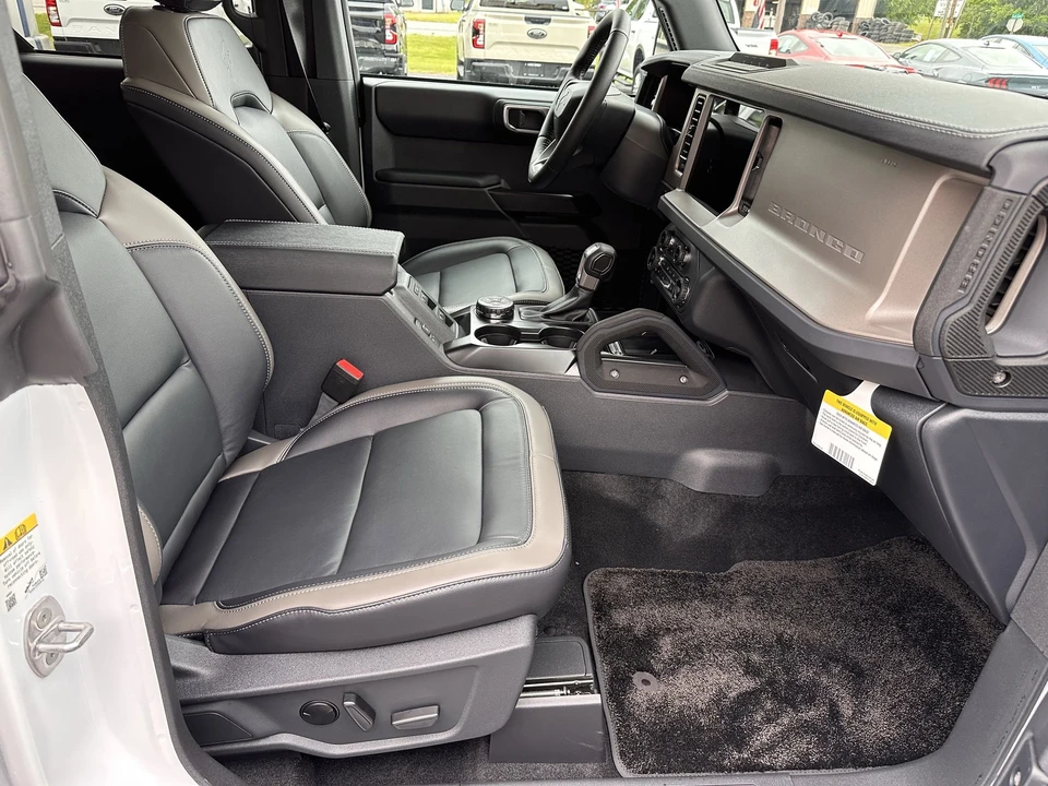 2025 Ford Bronco 6th Gen - Image 14 of 21