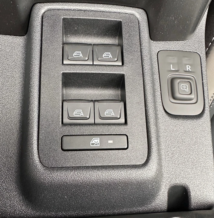 2025 Ford Bronco 6th Gen - Image 19 of 21