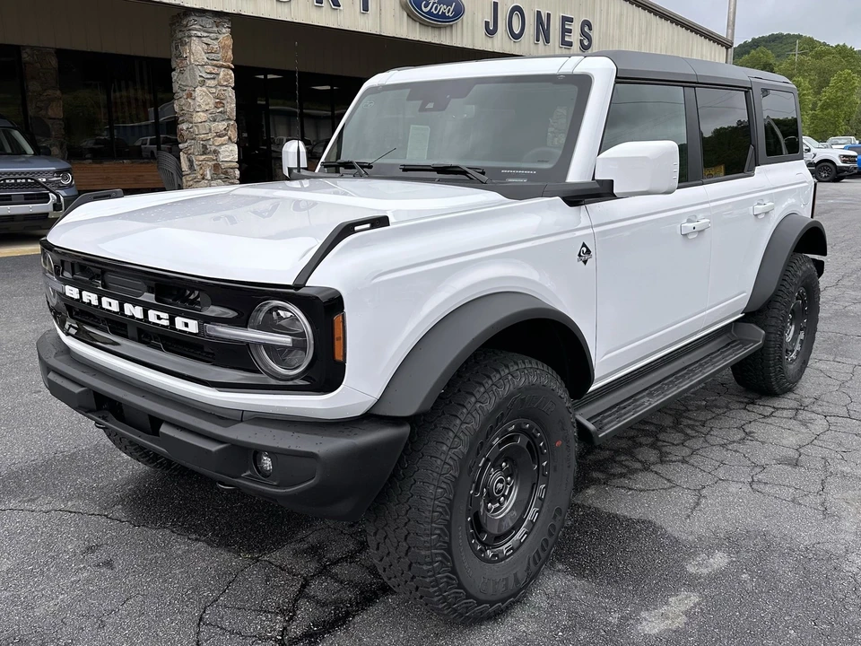 2025 Ford Bronco 6th Gen - Image 2 of 21