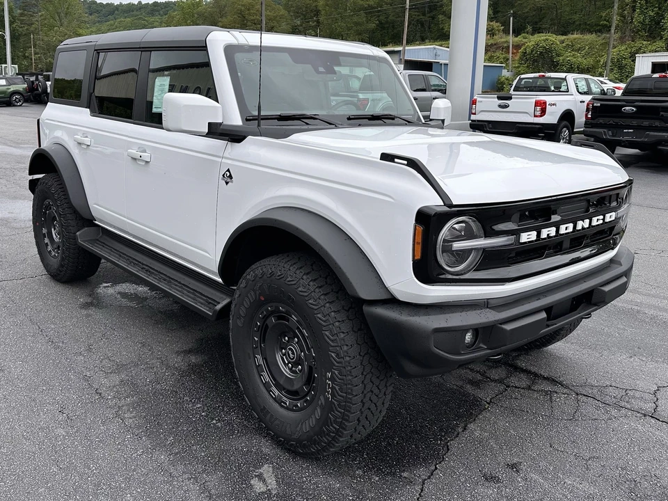 2025 Ford Bronco 6th Gen - Image 4 of 21
