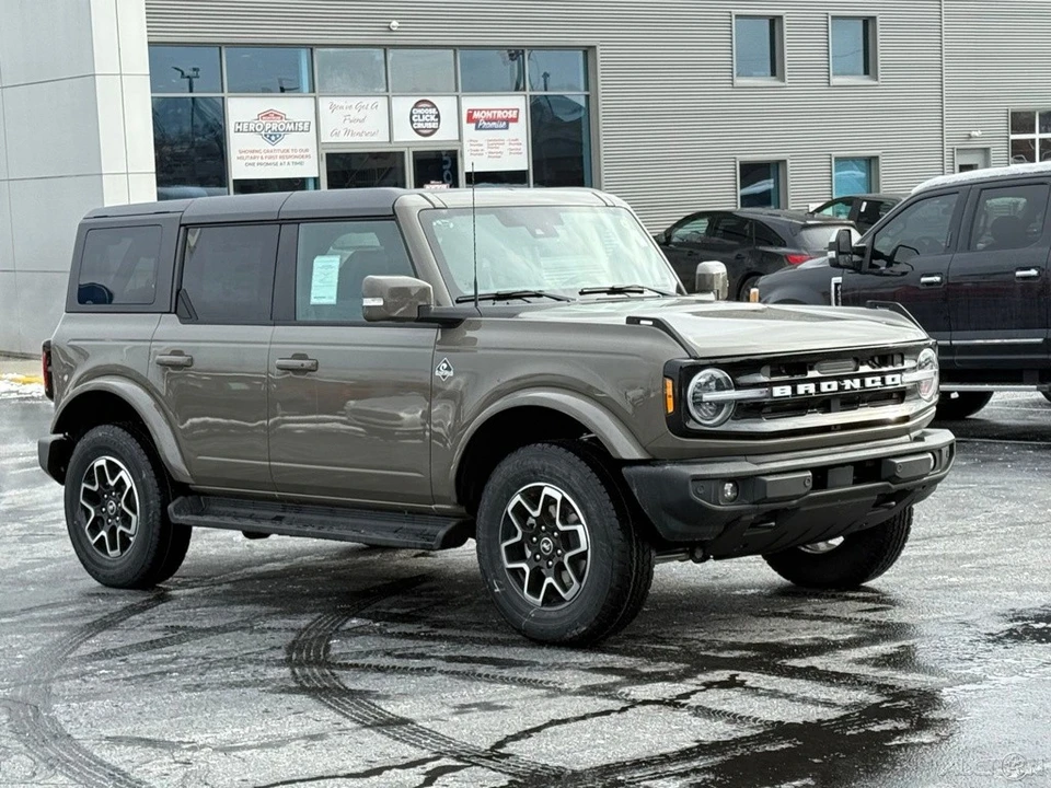 2025 Ford Bronco 6th Gen - Image 9 of 21