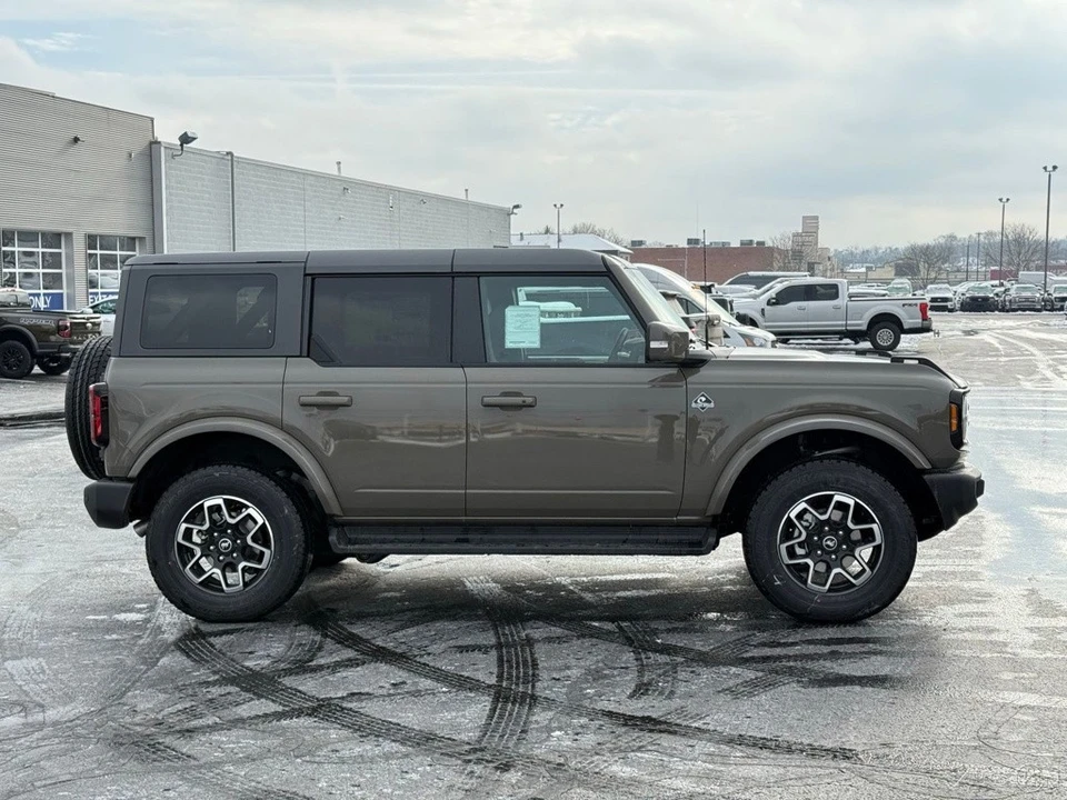 2025 Ford Bronco 6th Gen - Image 7 of 21