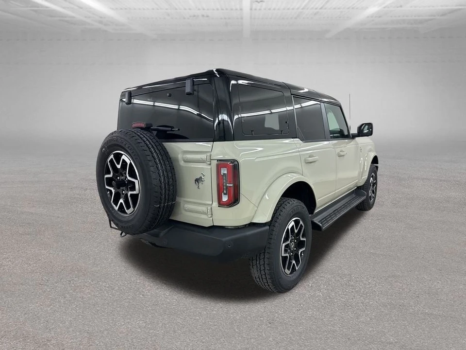 2025 Ford Bronco 6th Gen - Image 11 of 12