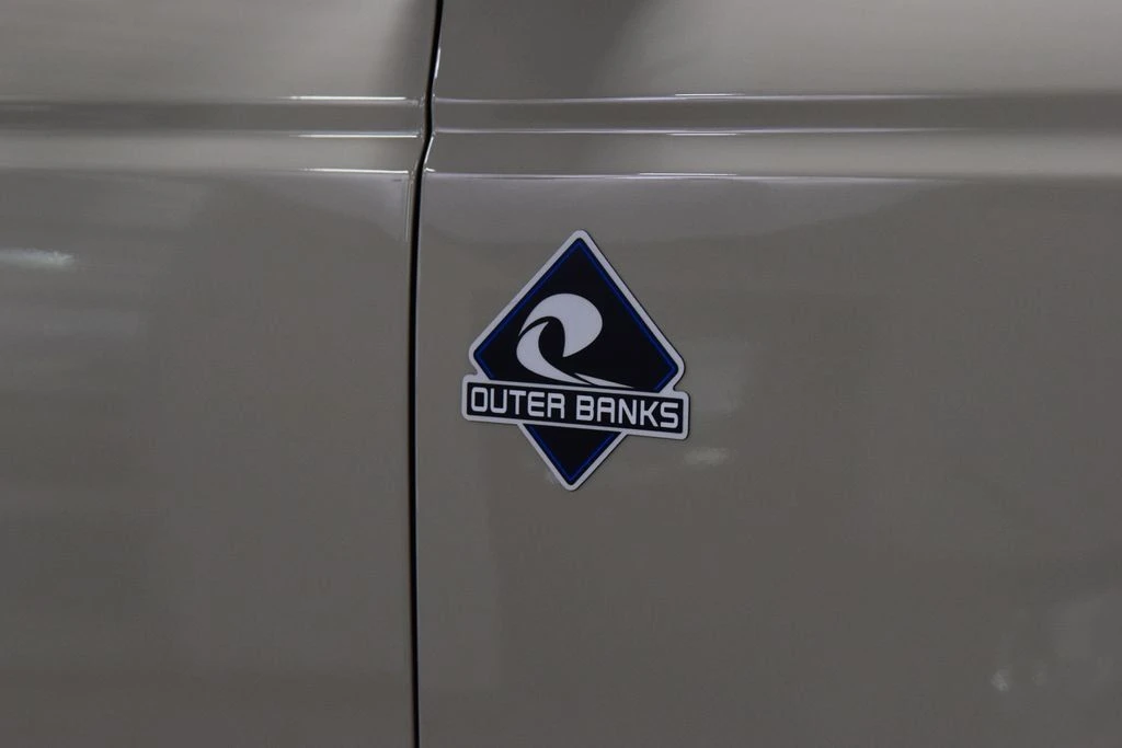 2025 Ford Bronco 6th Gen - Image 14 of 31