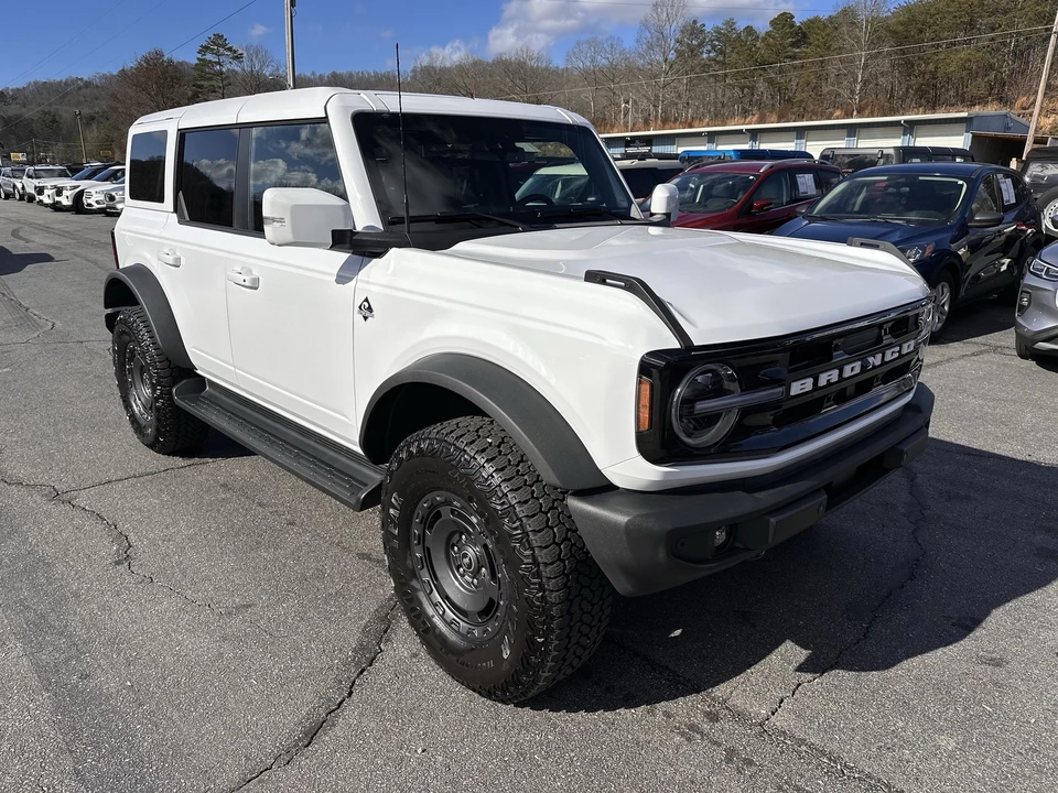 2025 Ford Bronco 6th Gen - Image 4 of 12