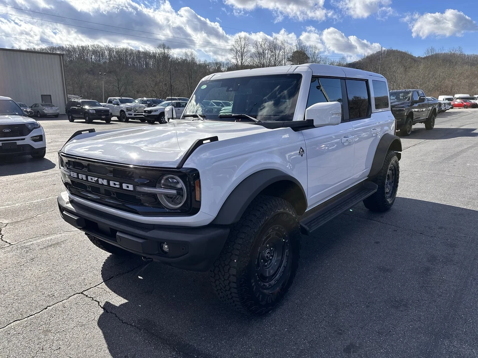2025 Ford Bronco 6th Gen - Image 2 of 21