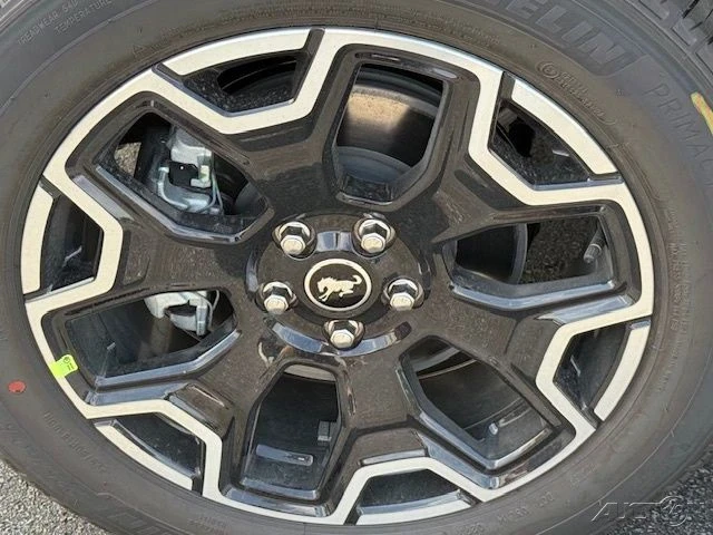 2025 Ford Bronco 6th Gen - Image 11 of 12