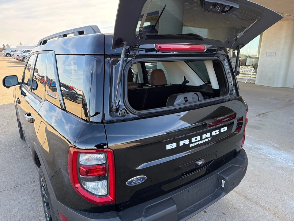 2025 Ford Bronco 6th Gen - Image 16 of 31