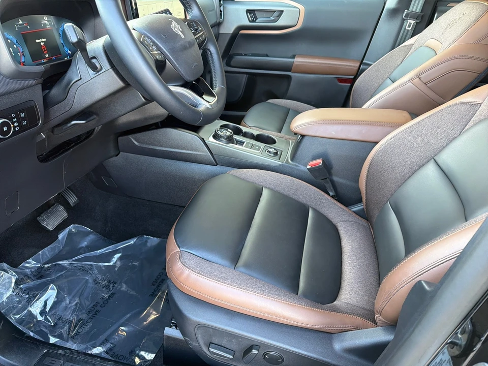 2025 Ford Bronco 6th Gen - Image 19 of 31