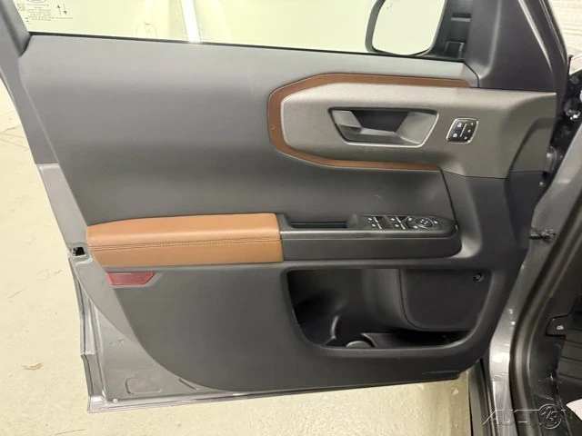 2025 Ford Bronco 6th Gen - Image 11 of 12