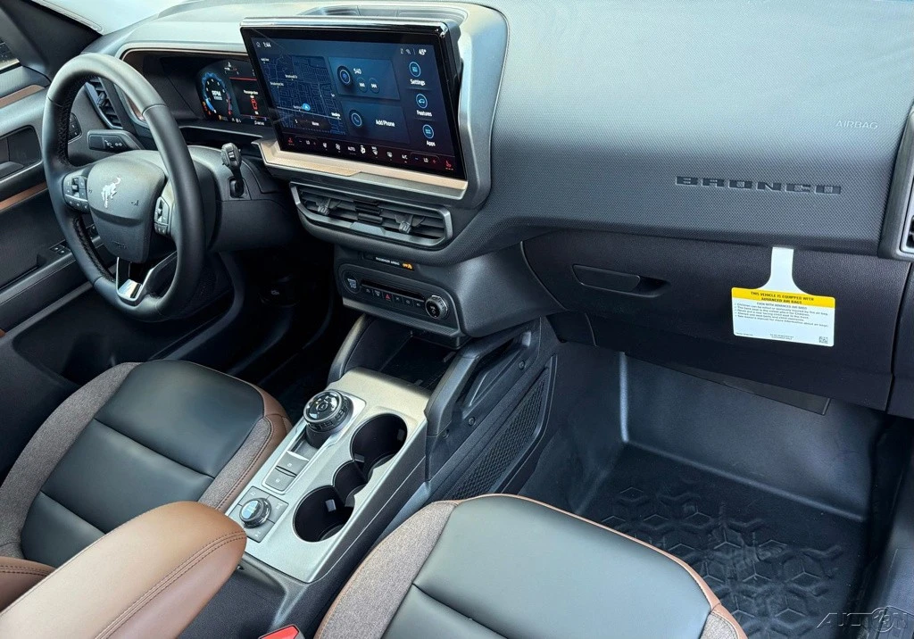 2025 Ford Bronco 6th Gen - Image 19 of 24