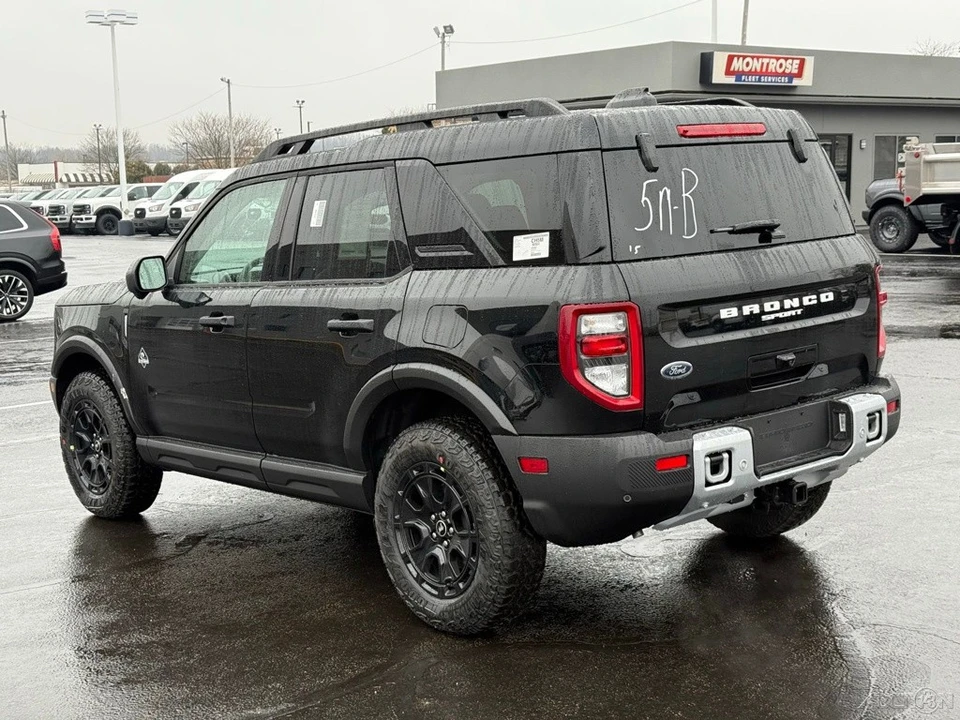 2025 Ford Bronco 6th Gen - Image 3 of 12
