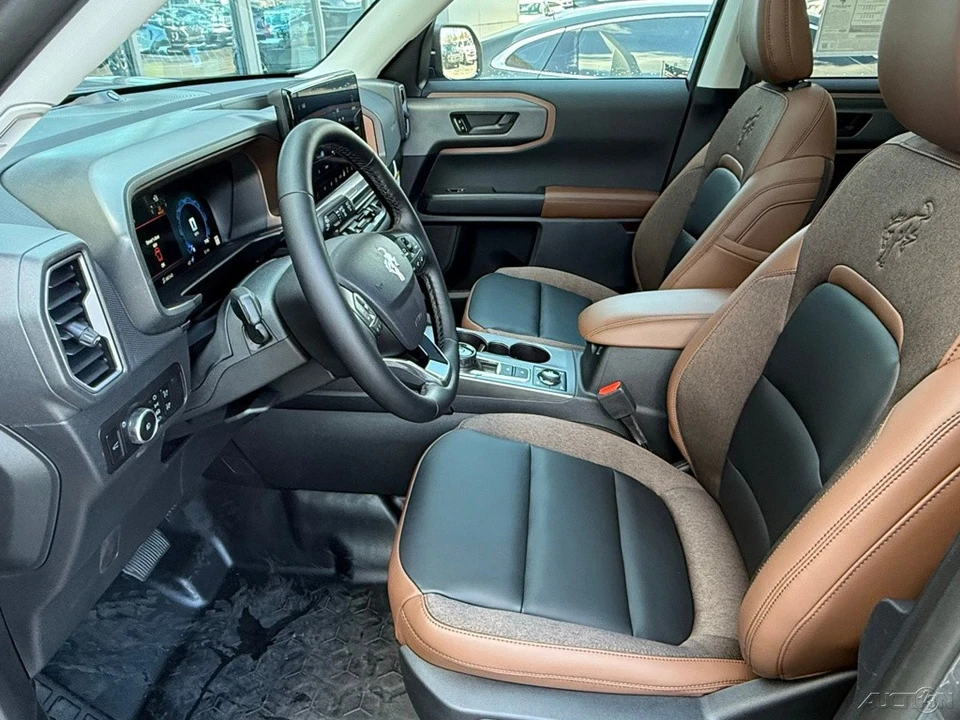 2025 Ford Bronco 6th Gen - Image 15 of 24
