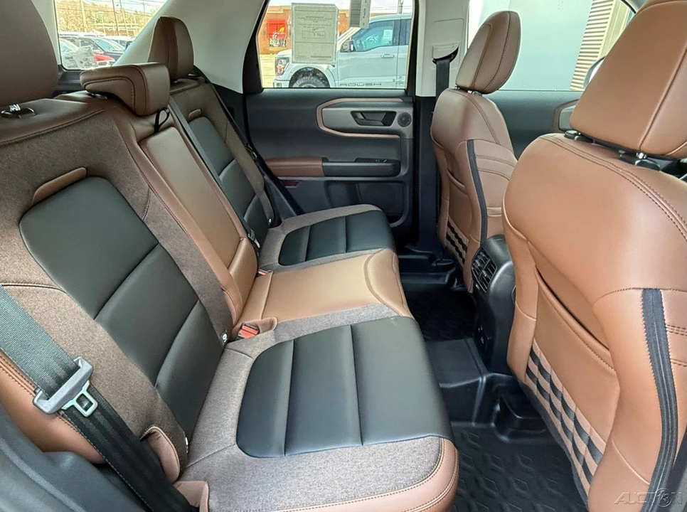2025 Ford Bronco 6th Gen - Image 18 of 24