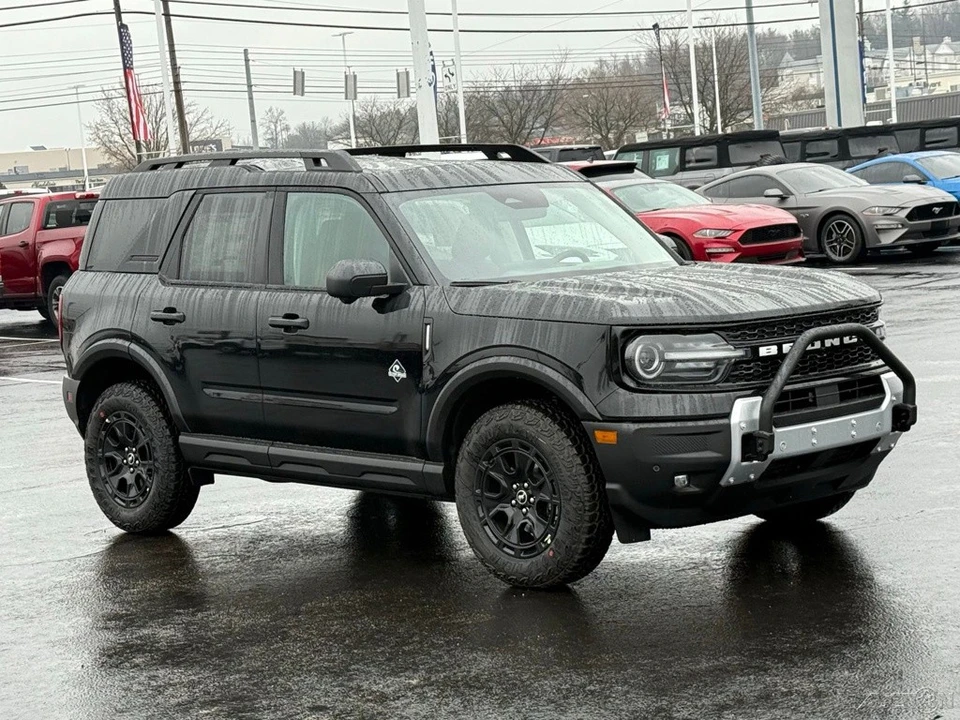 2025 Ford Bronco 6th Gen - Image 9 of 12