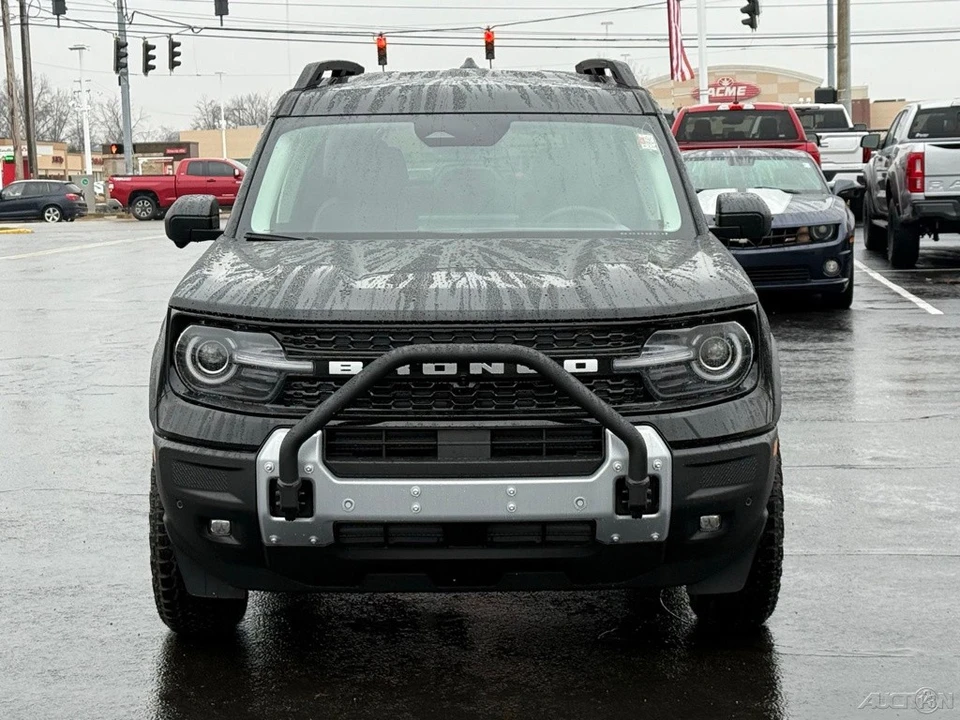 2025 Ford Bronco 6th Gen - Image 10 of 12