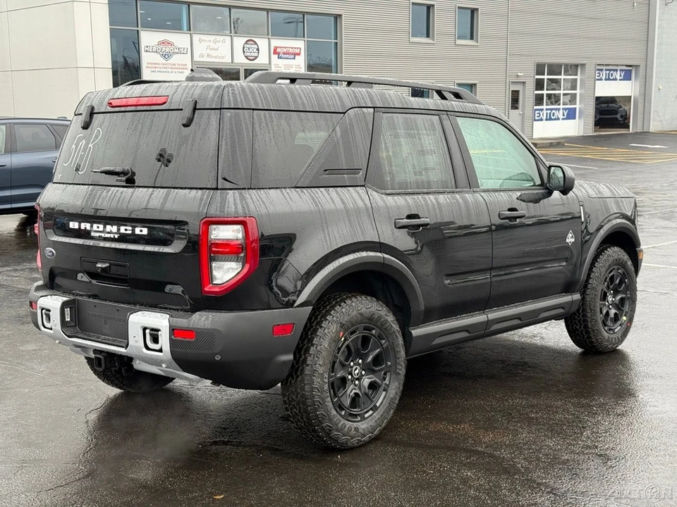 2025 Ford Bronco 6th Gen - Image 6 of 12