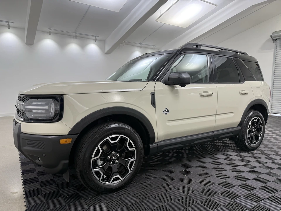 2025 Ford Bronco 6th Gen - Image 4 of 12