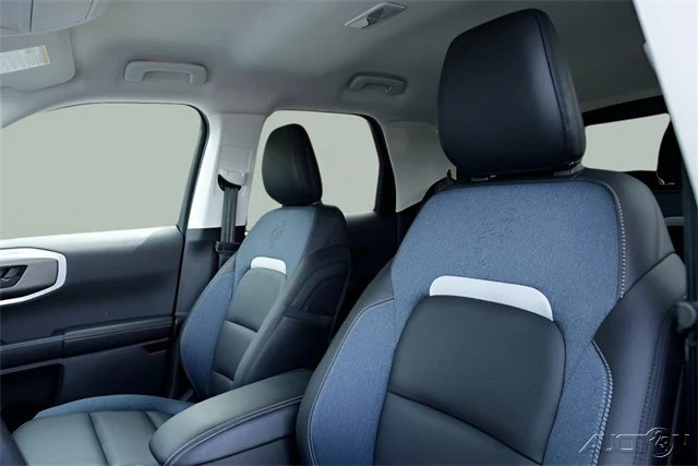 2025 Ford Bronco 6th Gen - Image 13 of 19