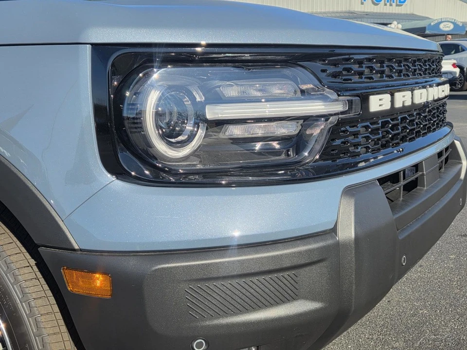 2025 Ford Bronco 6th Gen - Image 4 of 21