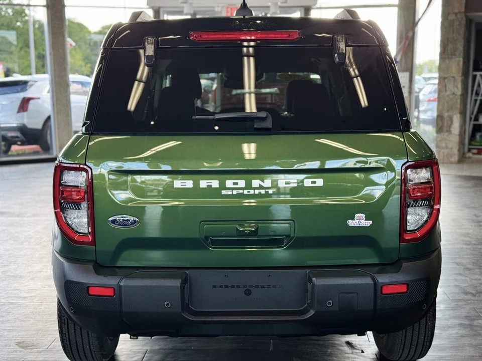 2025 Ford Bronco 6th Gen - Image 7 of 31